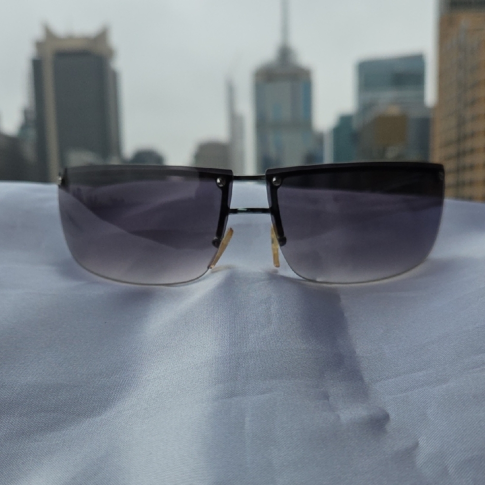 Gucci Rimless Sunglasses with Gradient Lenses - Picture 4 of 14